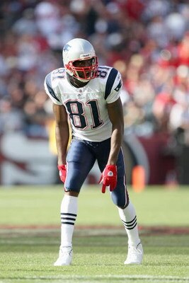 SAN FRANCISCO - OCTOBER 5:  Randy Moss #81 of the New England Patriots gets ready on the field during the game against the San Francisco 49ers on October 5, 2008 at Candlestick Park in San Francisco, California. (Photo by Jed Jacobsohn/Getty Images)