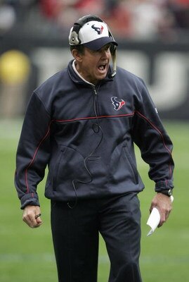 HOUSTON, TX - DECEMBER 18:  Head coach Dom Capers of the Houston Texans looks on against the Arizona Cardinals at Reliant Stadium on December 18, 2005  in Houston, Texas.  The Texans defeated the Cardinals 30-19.  (Photo by Stephen Dunn/Getty Images)