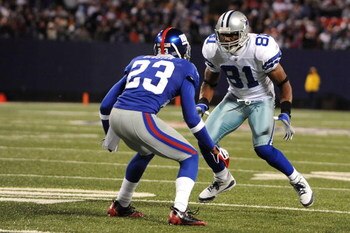 EAST RUTHERFORD, NJ - NOVEMBER 02:  Terrell Owens #81 of the Dallas Cowboys runs a pass pattern against Corey Webster #23 of the New York Giants during their game on November 2, 2008 at Giants Stadium in East Rutherford, New Jersey.  (Photo by Al Bello/Ge