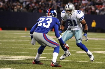 EAST RUTHERFORD, NJ - NOVEMBER 02:  Terrell Owens #81 of the Dallas Cowboys runs a pass pattern against Corey Webster #23 of the New York Giants during their game on November 2, 2008 at Giants Stadium in East Rutherford, New Jersey.  (Photo by Al Bello/Ge