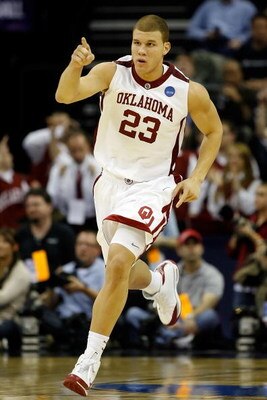 MEMPHIS, TN - MARCH 27:  Blake Griffin #23 of the Oklahoma Sooners points in the second half against the Syracuse Orange during the NCAA Men's Basketball Tournament South Regionals at the FedExForum on March 27, 2009 in Memphis, Tennessee.  (Photo by Joe 