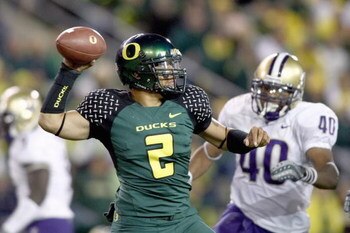 EUGENE, OR - AUGUST 30:  Quarterback Jeremiah Masoli #2 of the Oregon Ducks throws the ball during the game against the Washington Huskies at Autzen Stadium on August 30, 2008 in Eugene, Oregon. (Photo by Jonathan Ferrey/Getty Images)