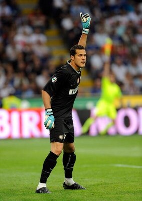 MILAN, ITALY - MAY 17: Julio Cesar of Inter Milan during the Serie A match between Inter Milan Milan and AC Siena, at the Meazza Stadium on May 17, 2009 in Milan, Italy. (Photo by Claudio Villa/Getty Images)