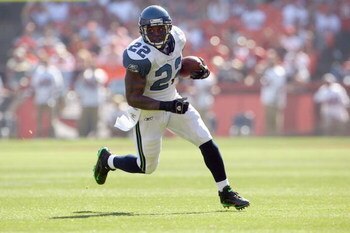 SAN FRANCISCO - OCTOBER 26:  Julius Jones #22of the Seattle Seahawks carries the ball during the game against the San Francisco 49ers at Candlestick Park on October 26, 2008 in San Francisco, California. (Photo by: Jeff Gross/Getty Images)