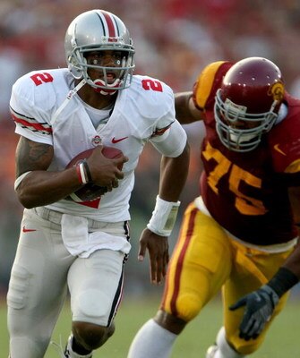 LOS ANGELES, CA - SEPTEMBER 13:  Terrelle Pryor #2 of the Ohio State Buckeyes runs the ball against the USC Trojans during the college football game at the Los Angeles Memorial Coliseum on September 13, 2008 in Los Angeles, California.  (Photo by Stephen 