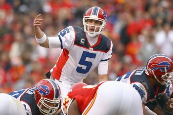 KANSAS CITY, MO - NOVEMBER 23:  Quarterback Trent Edwards #5 of the Buffalo Bills calls the play at the line of scrimmage during the game against the Kansas City Chiefs on November 23, 2008 at Arrowhead Stadium in Kansas City, Missouri. (Photo by Jamie Sq
