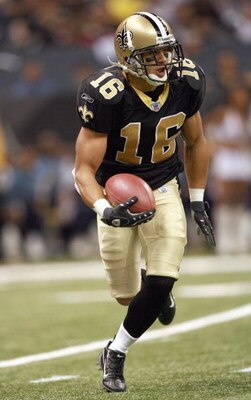 NEW ORLEANS - OCTOBER 21: Lance Moore #16 of the New Orleans Saints carries the ball during the game  against the Atlanta Falcons at the Superdome on October 21, 2007 in New Orleans, Louisiana. The Saints defeated the Falcons 22-16. (Photo by Doug Benc/Ge