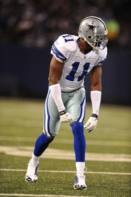 EAST RUTHERFORD, NJ - NOVEMBER 02:  Roy Williams #11 of the Dallas Cowboys in action against The New York Giants during their game on November 2, 2008 at Giants Stadium in East Rutherford, New Jersey.  (Photo by Al Bello/Getty Images)