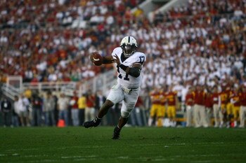 PASADENA, CA - JANUARY 01:  Quarterback Daryll Clark #17 of the Penn State Nittany Lions looks to pass against the USC Trojans during the 95th Rose Bowl Game presented by Citi on January 1, 2009 at the Rose Bowl in Pasadena, California.  (Photo by Jeff Gr