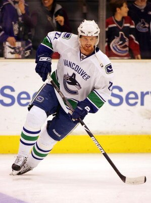 LOS ANGELES, CA - MARCH 09:  Daniel Sedin #22 of the Vancouver Canucks warms up prior to the NHL game against the Los Angeles Kings at Staples Center on March 9, 2009 in Los Angeles, California.  The Kings defeated the Canucks 3-2.  (Photo by Victor Decol