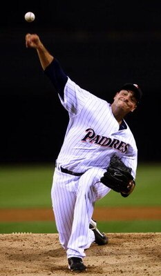 SAN DIEGO - SEPTEMBER 14:  Starting Pitcher Chris Young #32 of the San Diego Padres pitches against  the San Francisco Giants during their MLB Game on September 14, 2007 at Petco Park in San Diego, California.  (Photo by Donald Miralle/Getty Images)