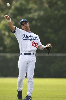 VERO BEACH, FL - FEBRUARY 27:  Luis Gonzalez #26 of the Los Angeles Dodgers works out during spring training on February 27, 2007 at Dodgertown in Vero Beach, Florida.  (Photo by Doug Benc/Getty Images)