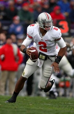 EVANSTON, IL - NOVEMBER 08:  Quarterback Terrelle Pryor #2 of the Ohio State Buckeyes runs with the ball against the Northwestern Wildcats at Ryan Stadium on November 8, 2008 in Evanston, Illinois  (Photo by Jonathan Ferrey/Getty Images)