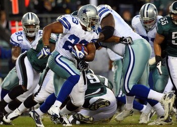 PHILADELPHIA - DECEMBER 28:  Tashard Choice #23 of the Dallas Cowboys runs the ball against the Philadelphia Eagles on December 28, 2008 at Lincoln Financial Field in Philadelphia, Pennsylvania.  (Photo by Jim McIsaac/Getty Images)
