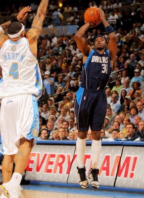 DENVER - MAY 05:  Jason Terry #31 of the Dallas Mavericks takes a shot against Kenyon Martin #4 of the Denver Nuggets in Game Two of the Western Conference Semifinals during the 2009 NBA Playoffs at Pepsi Center on May 5, 2009 in Denver, Colorado. The Nug