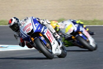 MOTEGI, JAPAN - APRIL 26:  Jorge Lorenzo of Spain and Fiat Yamaha Team leads Valentino Rossi of Italy and Fiat Yamaha Team during the MotoGP World Championship Grand Prix of Japan at Twin Ring Motegi on April 26, 2009 in Motegi, Japan.  (Photo by Kiyoshi 