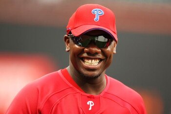 NEW YORK - JUNE 10:  Ryan Howard #6 of the Philadelphia Phillies looks on during batting practice before the game against the New York Mets on June 10, 2009 at Citi Field in the Flushing neighborhood of the Queens borough of New York City.  (Photo by Al B