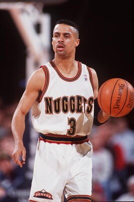 23 FEB 1994:  MAHMOUD ABDUL-RAUF OF THE DENVER NUGGETS IN ACTION AGAINST THE BOSTON CELTICS. Mandatory Credit: Tim Defrisco/ALLSPORT