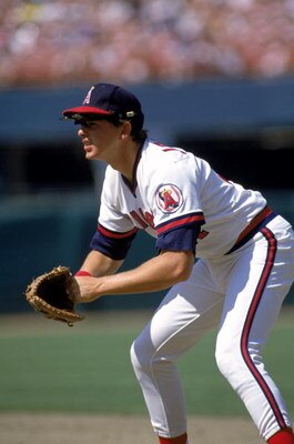 ANAHEIM - 1988:  Wally Joyner #21  of the California Angels waits for the the ball during their 1988 season game at Anaheim Stadium in Anaheim, California. (Photo by:  Stephen Dunn/Getty Images)