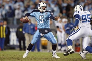 NASHVILLE, TN - OCTOBER 27:  Quarterback Kerry Collins #5 of the Tennessee Titans looks to pass the ball during the NFL game against the Indianapolis Colts at  LP Field on October 27, 2008 in Nashville, Tennessee.  (Photo by Andy Lyons/Getty Images)