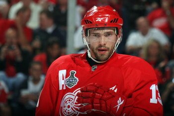 DETROIT - JUNE 06:  Pavel Datsyuk #13 of the Detroit Red Wings in the first period against the Pittsburgh Penguins during Game Five of the 2009 NHL Stanley Cup Finals at Joe Louis Arena on June 6, 2009 in Detroit, Michigan.  (Photo by Bruce Bennett/Getty 