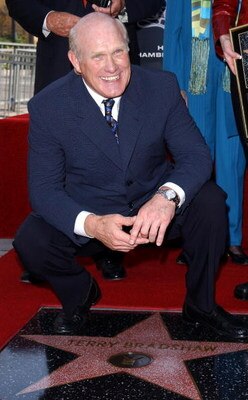 395640 07: Sportscaster and Hall of Fame quarterback Terry Bradshaw poses at event honoring him with a star on the Hollywood Walk of Fame October 11, 2001 in Hollywood, CA. (Photo by Vince Bucci/Getty Images)