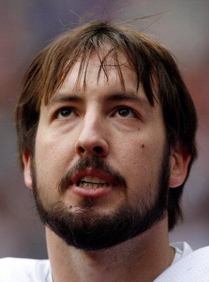 HOUSTON - DECEMBER 28:  Kyle Orton #18 of the Chicago Bears reacts looks up at the clock during the game against the Houston Texans during the second half at the Reliant Stadium December 28, 2008 in Houston, Texas.  The Bears lost 31-24 and failed to make
