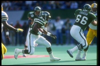 3 Nov 1991:  Running back Blair Thomas of the New York Jets moves the ball during a game against the Green Bay Packers at Giants Stadium in East Rutherford, New Jersey.  The Jets won the game, 19-16. Mandatory Credit: Rick Stewart  /Allsport