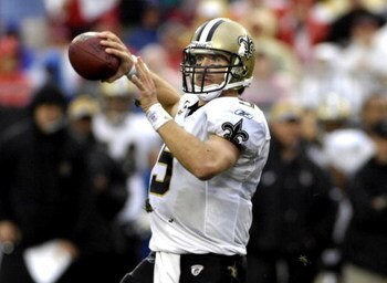 TAMPA, FL - NOVEMBER 30: Quarterback Drew Brees #9 of the New Orleans Saints sets to pass against the Tampa Bay Buccaneers at Raymond James Stadium on November 30, 2008 in Tampa, Florida.  (Photo by Al Messerschmidt/Getty Images)