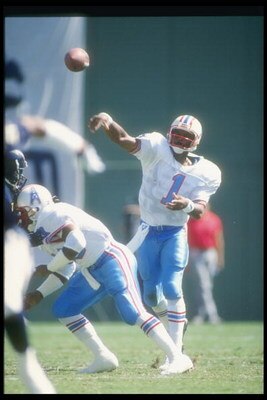 30 Sep 1990:  Quarterback Warren Moon of the Houston Oilers passes the ball during a game against the San Diego Chargers at Jack Murphy Stadium in San Diego, California.  The Oilers won the game, 17-7. Mandatory Credit: Stephen Dunn  /Allsport