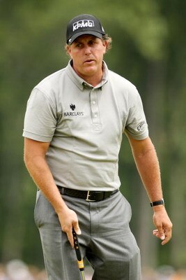 FARMINGDALE, NY - JUNE 19:  Phil Mickelson reacts on the 12th hole green during the continuation of the first round of the 109th U.S. Open on the Black Course at Bethpage State Park on June 19, 2009 in Farmingdale, New York.  (Photo by Andy Lyons/Getty Im