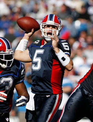 ORCHARD PARK, NY - OCTOBER 19: Trent Edwards #5  of the Buffalo Bills throws a pass against the San Diego Chargers on October 19, 2008 at Ralph Wilson Stadium in Orchard Park, New York.  (Photo by Rick Stewart/Getty Images)