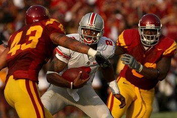 LOS ANGELES, CA - SEPTEMBER 13:  Terrelle Pryor #2 of the Ohio State Buckeyes runs the ball against the USC Trojans during the college football game at the Los Angeles Memorial Coliseum on September 13, 2008 in Los Angeles, California.  (Photo by Stephen 