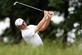 FARMINGDALE, NY - JUNE 22:  Lucas Glover watches his tee shot on the sixth tee during the continuation of the final round of the 109th U.S. Open on the Black Course at Bethpage State Park on June 22, 2009 in Farmingdale, New York.  (Photo by Andy Lyons/Ge