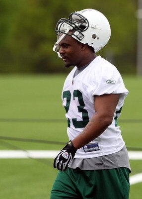 FLORHAM PARK, NJ - MAY 02:  Shonn Greene #23 of the New York Jets practices during minicamp on May 2, 2009 at the Atlantic Health Jets Training Center in Florham Park, New Jersey.  (Photo by Jim McIsaac/Getty Images)
