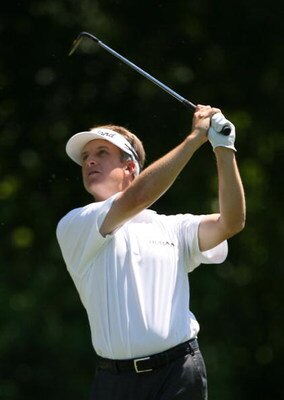 FT. WORTH, TX - MAY 28: David Toms hits his third shot on the 11th hole during the first round of the Crowne Plaza Invitational at Colonial Country Club on May 28, 2009 in Ft. Worth, Texas. (Photo by Hunter Martin/Getty Images)