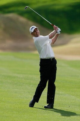 LA QUINTA, CA - JANUARY 21:  Kevin Sutherland hits a shot during the first round of the Bob Hope Chrysler Classic at the Nicklaus Course at PGA West on January 21, 2009 in La Quinta, California.  (Photo by Jeff Gross/Getty Images)