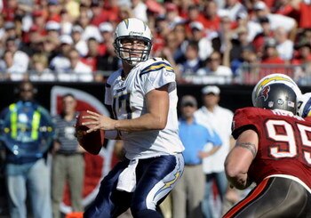 TAMPA, FL - DECEMBER 21: Quarterback Philip Rivers #17 of the San Diego Chargers sets to pass against the Tampa Bay Buccaneers at Raymond James Stadium on December 21, 2008 in Tampa, Florida.  (Photo by Al Messerschmidt/Getty Images)
