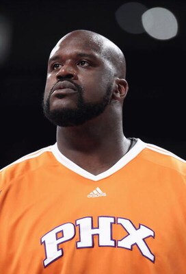 LOS ANGELES, CA - FEBRUARY 26:  Shaquille O'Neal #32 of the Phoenix Suns warms up before the NBA game against the Los Angeles Lakers at Staples Center on February 26, 2009 in Los Angeles, California.    The Lakers defeated the Suns 132-106.  NOTE TO USER: