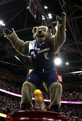 CLEVELAND - MAY 28:  Moondog the mascot of the Cleveland Cavaliers performs on the court against the Orlando Magic in Game Five of the Eastern Conference Finals during the 2009 Playoffs at Quicken Loans Arena on May 28, 2009 in Cleveland, Ohio. NOTE TO US