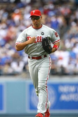 LOS ANGELES, CA - JUNE 06:  Raul Ibanez #29 of the Philadelphia Phillies jogs to the dugout against the Los Angeles Dodgers at Dodger Stadium on June 6, 2009 in Los Angeles, California. The Dodgers defeated the Phillies 3-2 in twelve innings.  (Photo by J
