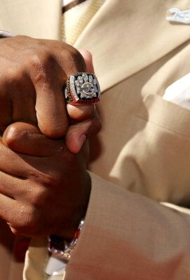 HOLLYWOOD - JULY 12:  A close-up of Antwaan Randle El of the Pittsburgh Steelers shows off his Super Bowl ring as he arrives at the 2006 ESPY Awards at the Kodak Theatre on July 12, 2006 in Hollywood, California.  (Photo by Frazer Harrison/Getty Images)