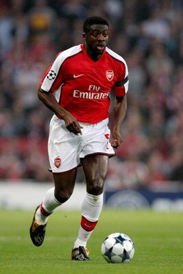 LONDON, ENGLAND - APRIL 15:  Kolo Toure of Arsenal runs with the ball during the UEFA Champions League Quarter Final Second Leg match between Arsenal and Villarreal at the Emirates Stadium on April 15, 2009 in London, England.  (Photo by Hamish Blair/Gett