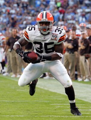 SAN DIEGO - NOVEMBER 5:  Running back Jerome Harrison #35 of the Cleveland Browns carries the ball against the San Diego Chargers on November 5, 2006 at Qualcomm Stadium in San Diego, California.  The Chargers won 32-25.  (Photo by Lisa Blumenfeld/Getty I