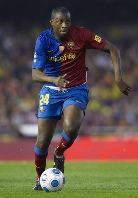 VALENCIA, SPAIN - MAY 13:  Toure Yaya of Barcelona in action during the Copa del Rey final match between Barcelona and Athletic Bilbao at the Mestalla stadium on May 13, 2009 in Valencia, Spain. Barcelona won 4-1.  (Photo by Manuel Queimadelos Alonso/Gett