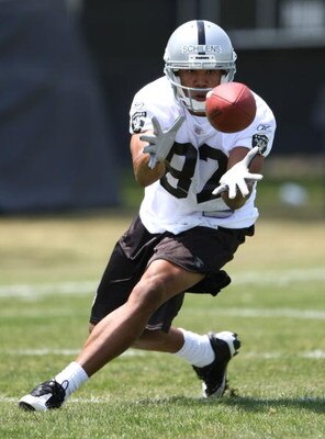 ALAMEDA, CA - MAY 09:  Chaz Schilens #82 of the Oakland Raiders works out at the rookie mini-camp at the Raiders training facility on May 9, 2008 in Alameda, California.  (Photo by Jed Jacobsohn/Getty Images)
