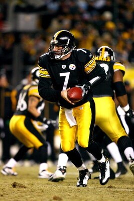 PITTSBURGH - JANUARY 18:  Ben Roethlisberger #7 of the Pittsburgh Steelers turns to hand the ball off against the Baltimore Ravens during the AFC Championship game on January 18, 2009 at Heinz Field in Pittsburgh, Pennsylvania. Steelers won 23-14.  (Photo