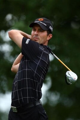 FARMINGDALE, NY - JUNE 21:  Mike Weir of Canada hits his tee shot on the seventh hole during the continuation of the third round of the 109th U.S. Open on the Black Course at Bethpage State Park on June 21, 2009 in Farmingdale, New York.  (Photo by Chris 