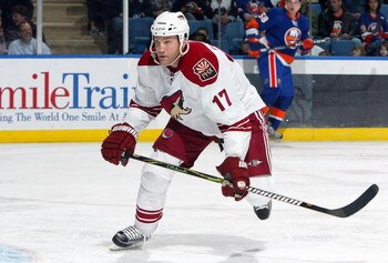 UNIONDALE, NY - MARCH 08:  Todd Fedoruk #17 of the Phoenix Coyotes skates against the New York Islanders on March 8, 2009 at Nassau Coliseum in Uniondale, New York. The Isles defeated the Coyotes 3-2.  (Photo by Jim McIsaac/Getty Images)