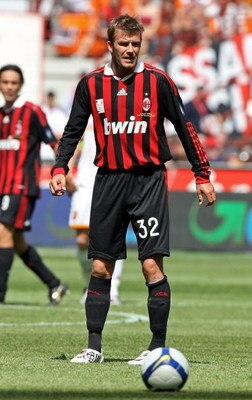 MILAN, ITALY - MAY 24:  David Beckham of AC Milan in action during the AC Milan and AS Roma Serie A match at the Stadio Giuseppe Meazza on May 24, 2009 in Milan, Italy.  (Photo by Vittorio Zunino Celotto/Getty Images)